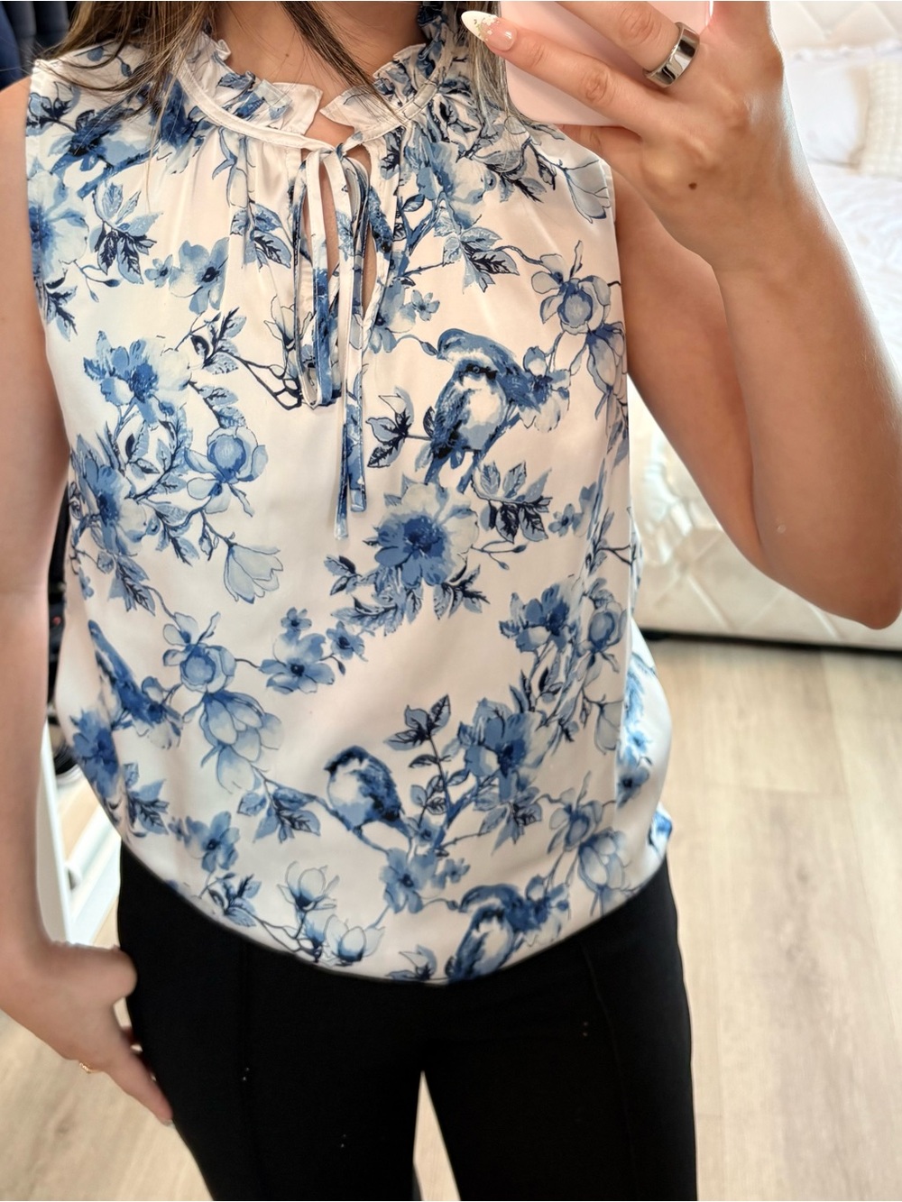 Anne Klein White Sleeveless Floral Tie-Neck Camisole